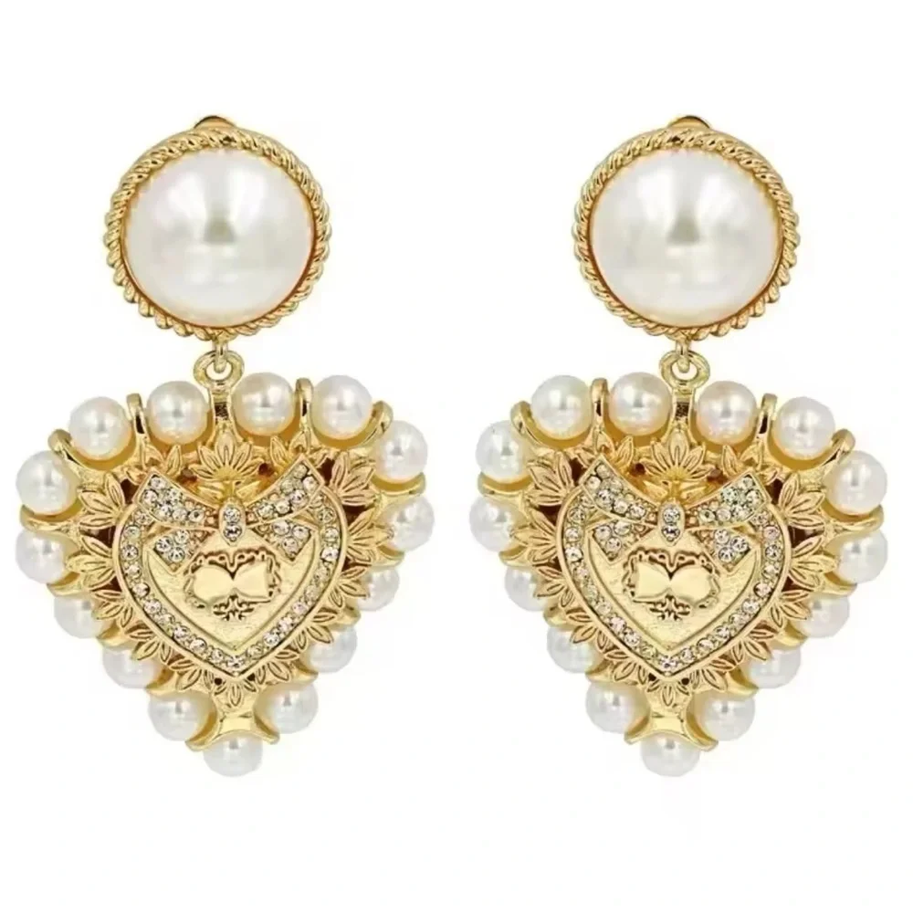 Baroque Pearl Heart Gold Earrings - Picture 4 of 7